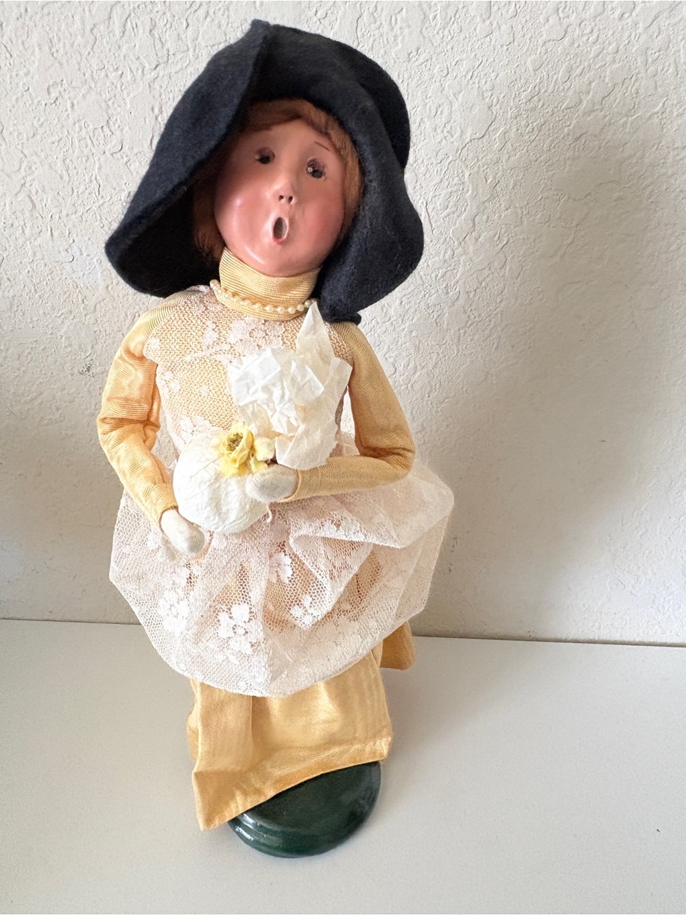 Byers Choice The Carolers Victorian Women 13” Victorian Woman 2008